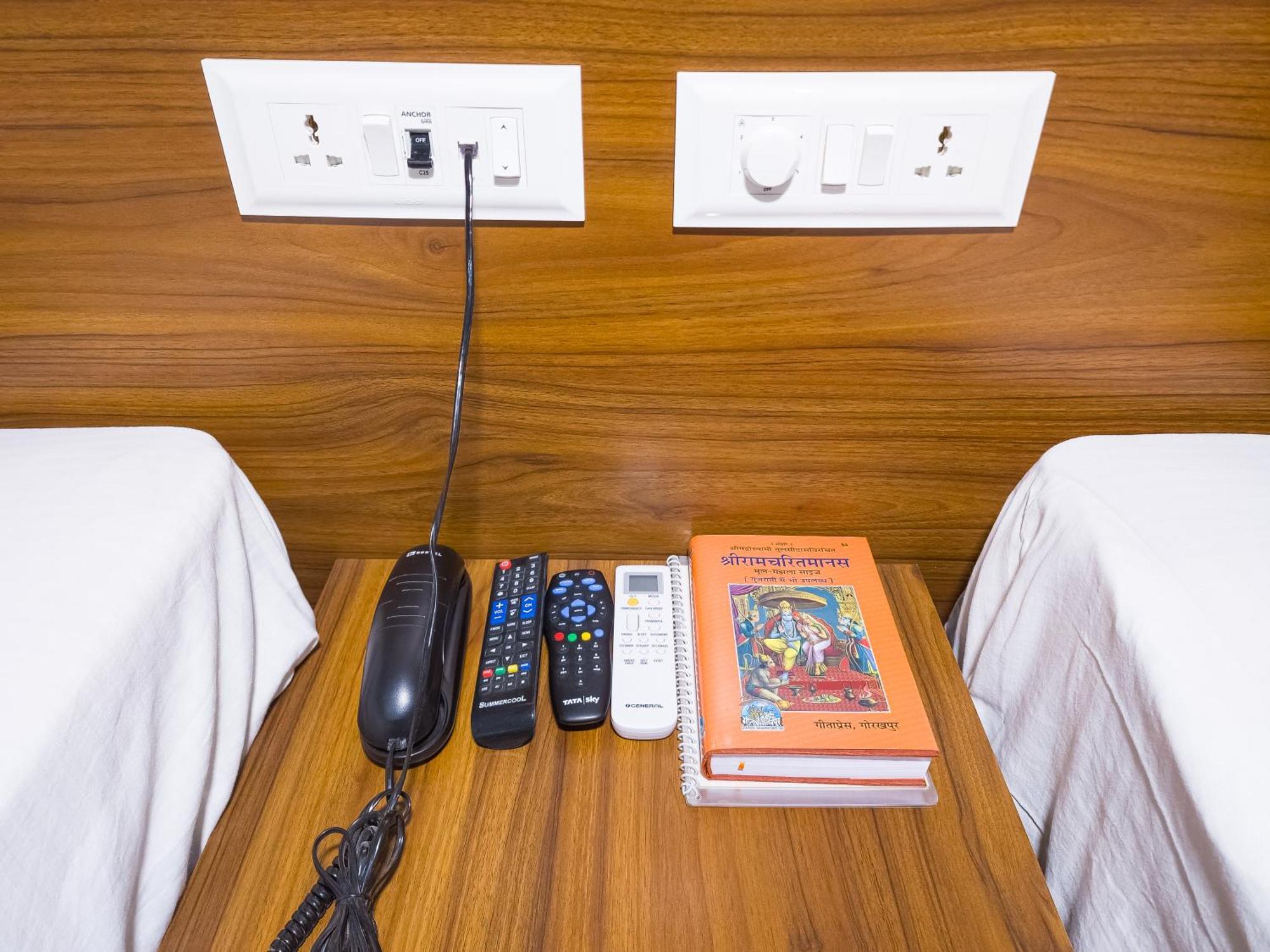 Amritara Ramila Kutir Hotell Ayodhya Exteriör bild
