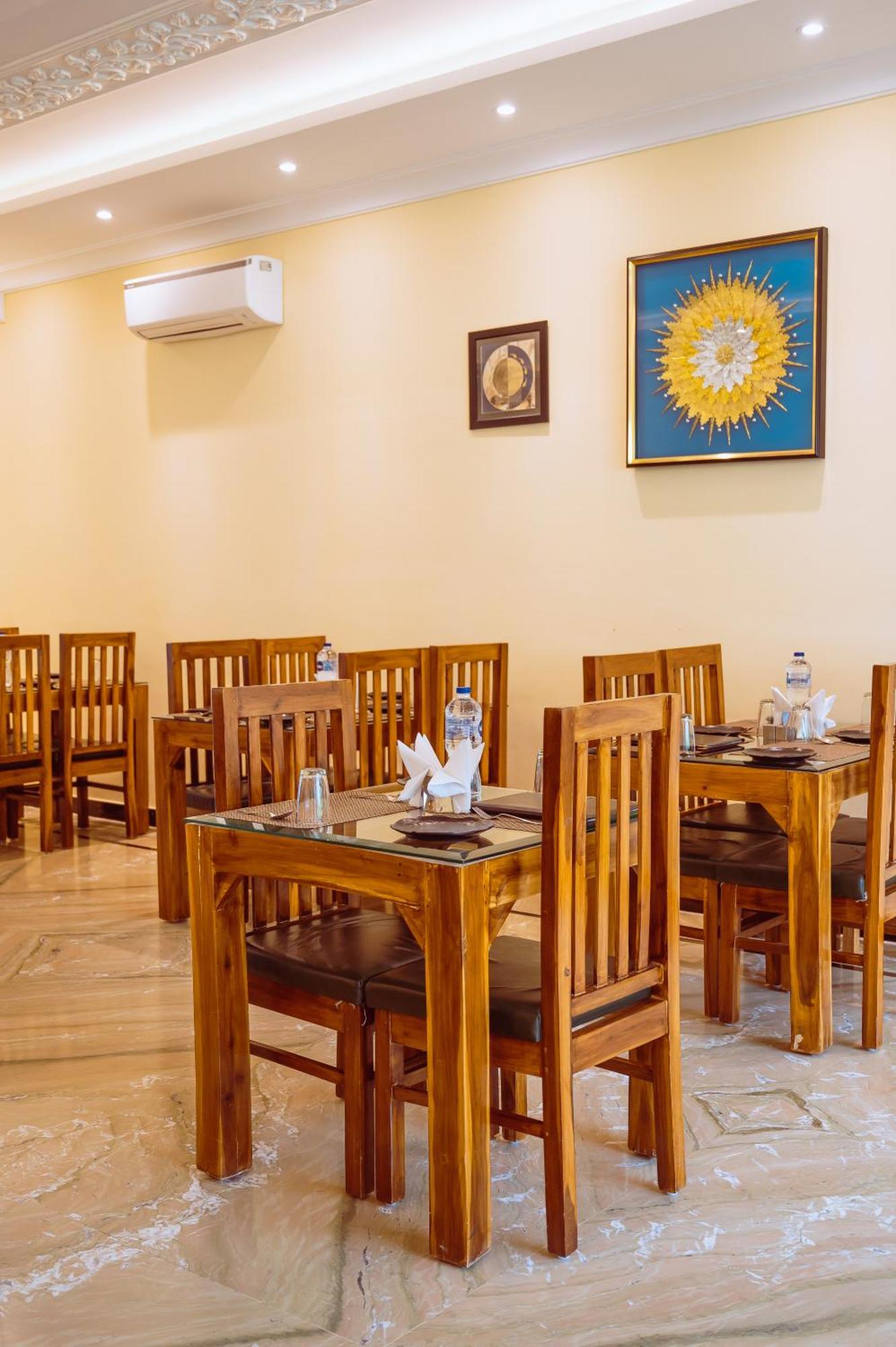 Amritara Ramila Kutir Hotell Ayodhya Exteriör bild