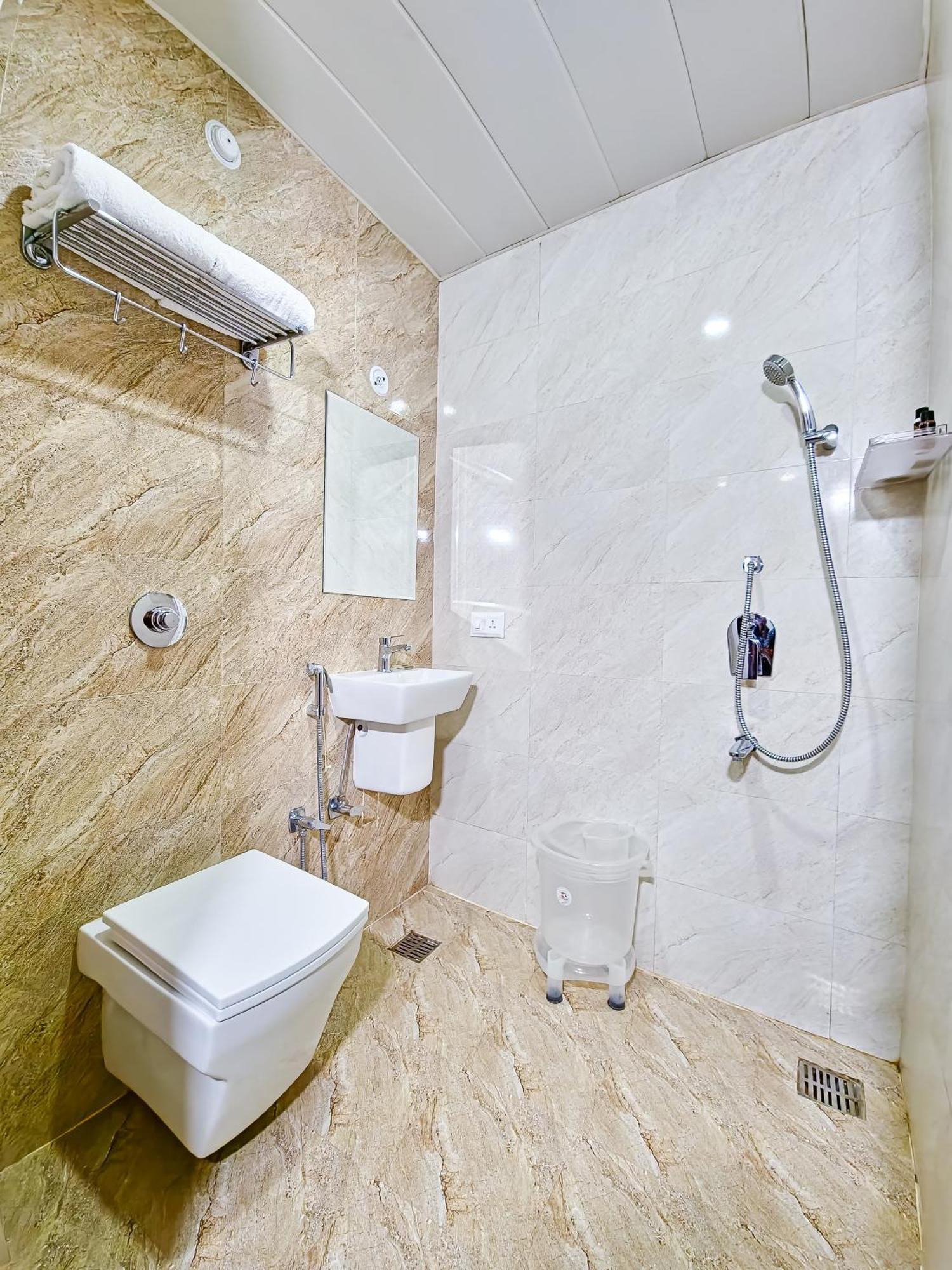 Amritara Ramila Kutir Hotell Ayodhya Exteriör bild