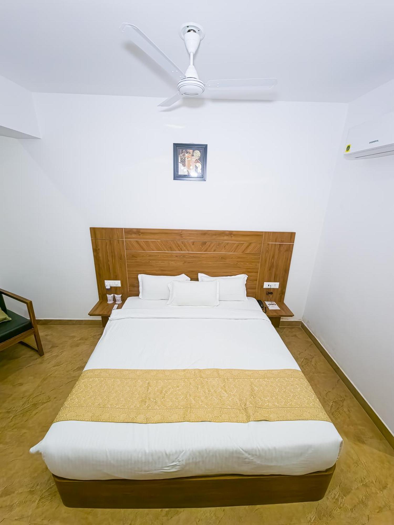 Amritara Ramila Kutir Hotell Ayodhya Exteriör bild