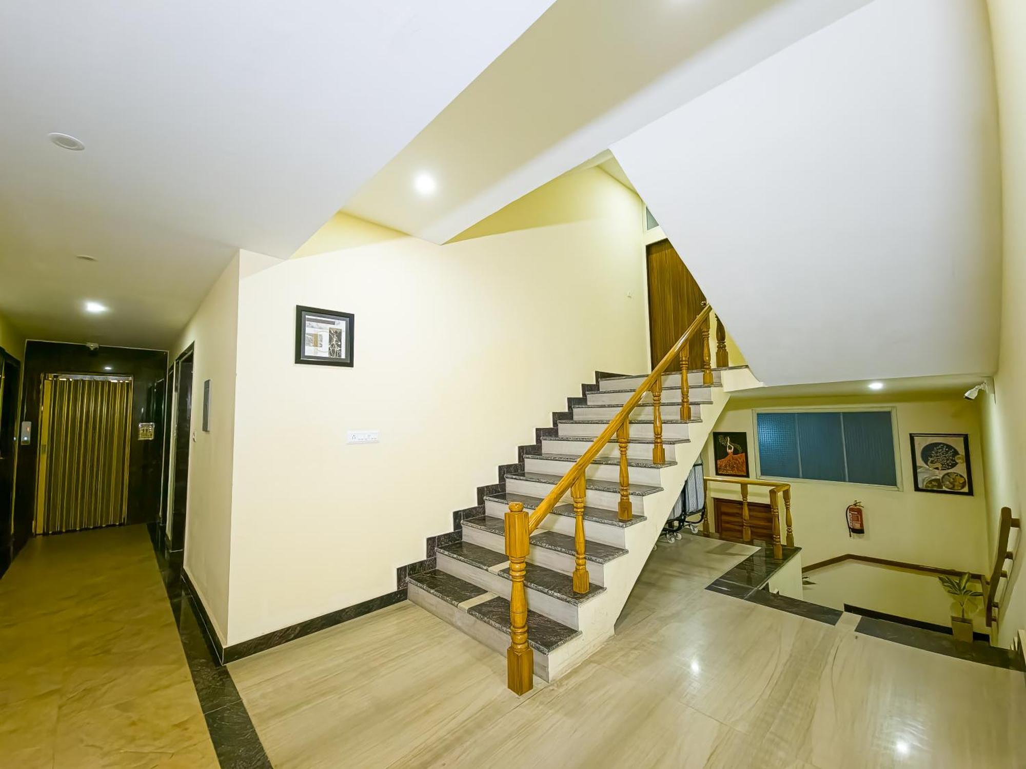 Amritara Ramila Kutir Hotell Ayodhya Exteriör bild